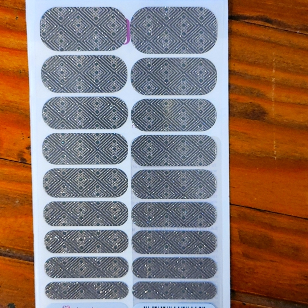 Jamberry "Rebel Grey" Nail Wraps- Full Sheet